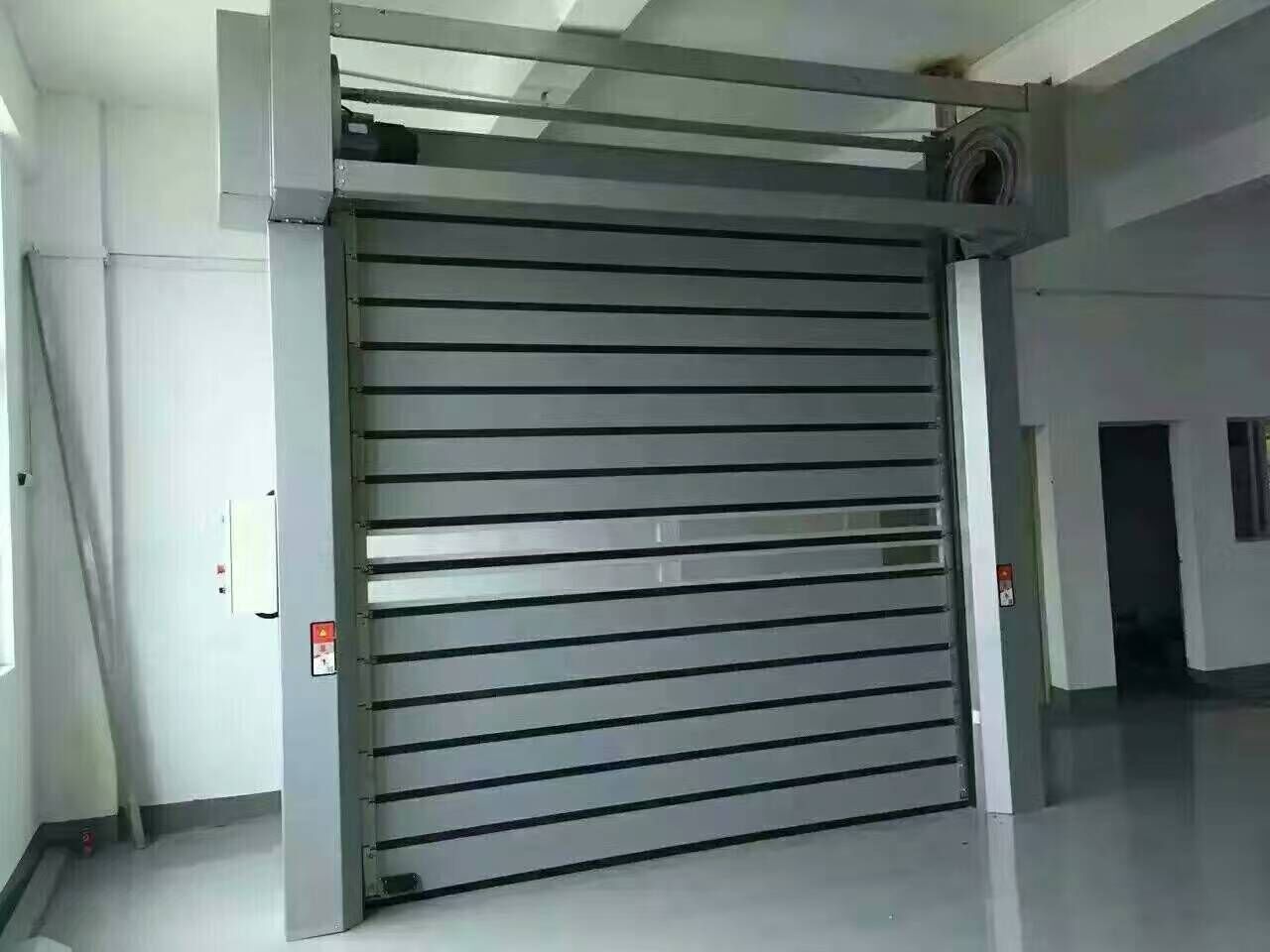 硬質(zhì)門.jpg